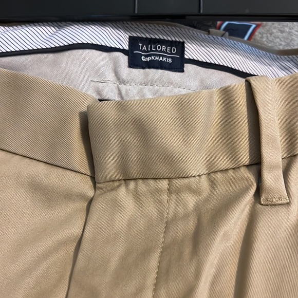 29 “ wide by 30“ length slim fit khakis for men - Picture 2 of 2